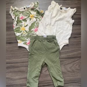 Adorable Preowned 3-6m Baby Girl Old Navy 3-Piece Outfit!